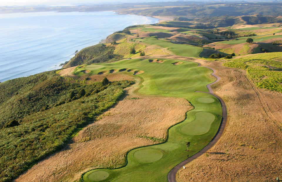 Kauri Cliffs by Gary Lisbon